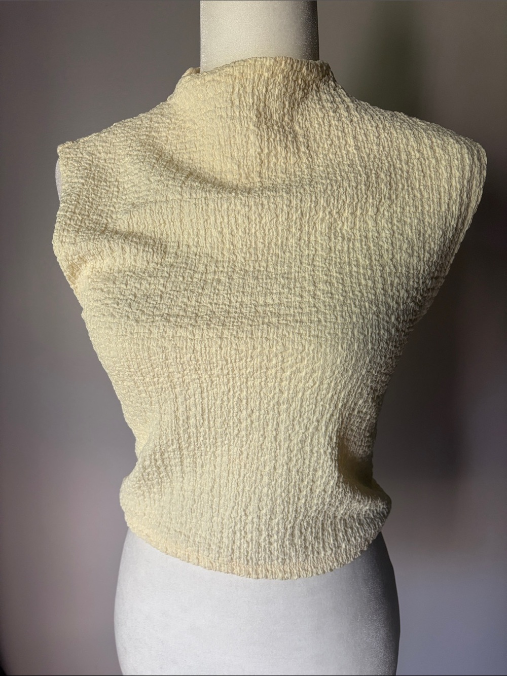 ABERCROMBIE & FITCH Sleeveless Textured Cropped Butter Yellow Mock Neck Top